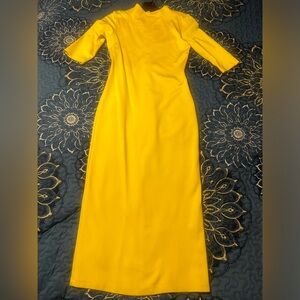 Alice + Olivia Mock neck midi dress. Size 2. Canary color, 1/2 sleeve.
